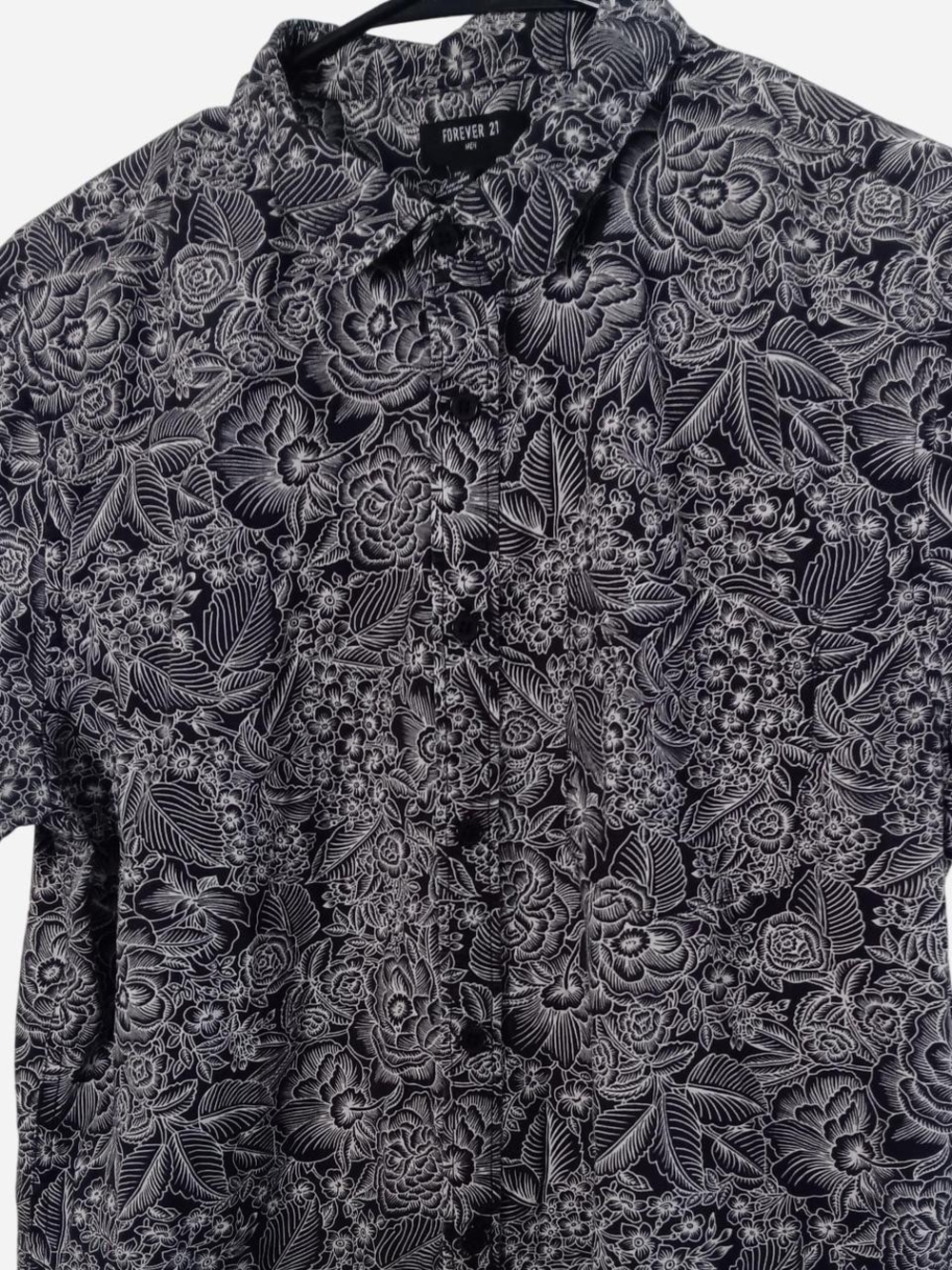Forever 21 Black and White Floral Short-Sleeve Button-Down Shirt